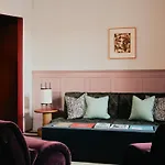 The Dean 4*